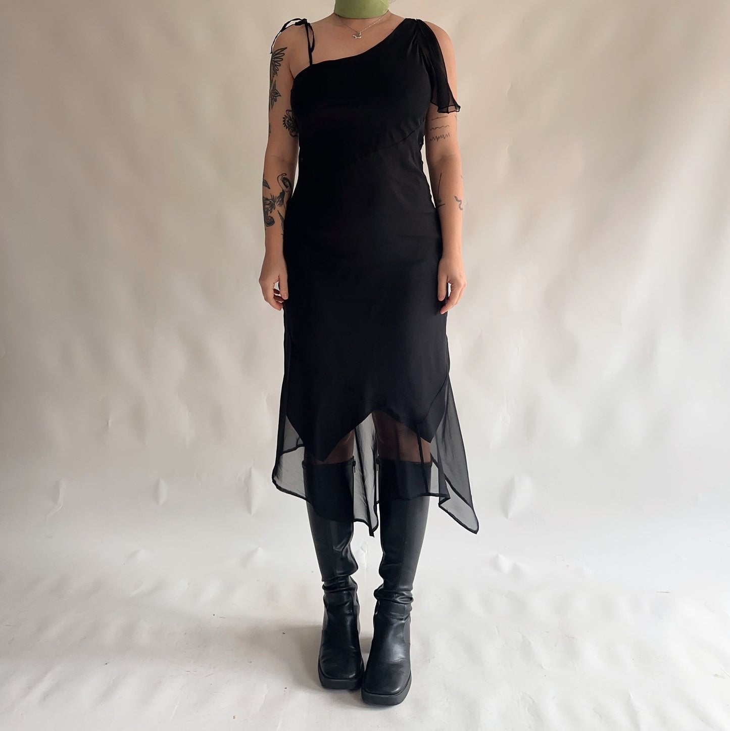 vestido assimetrico y2k (M-L)