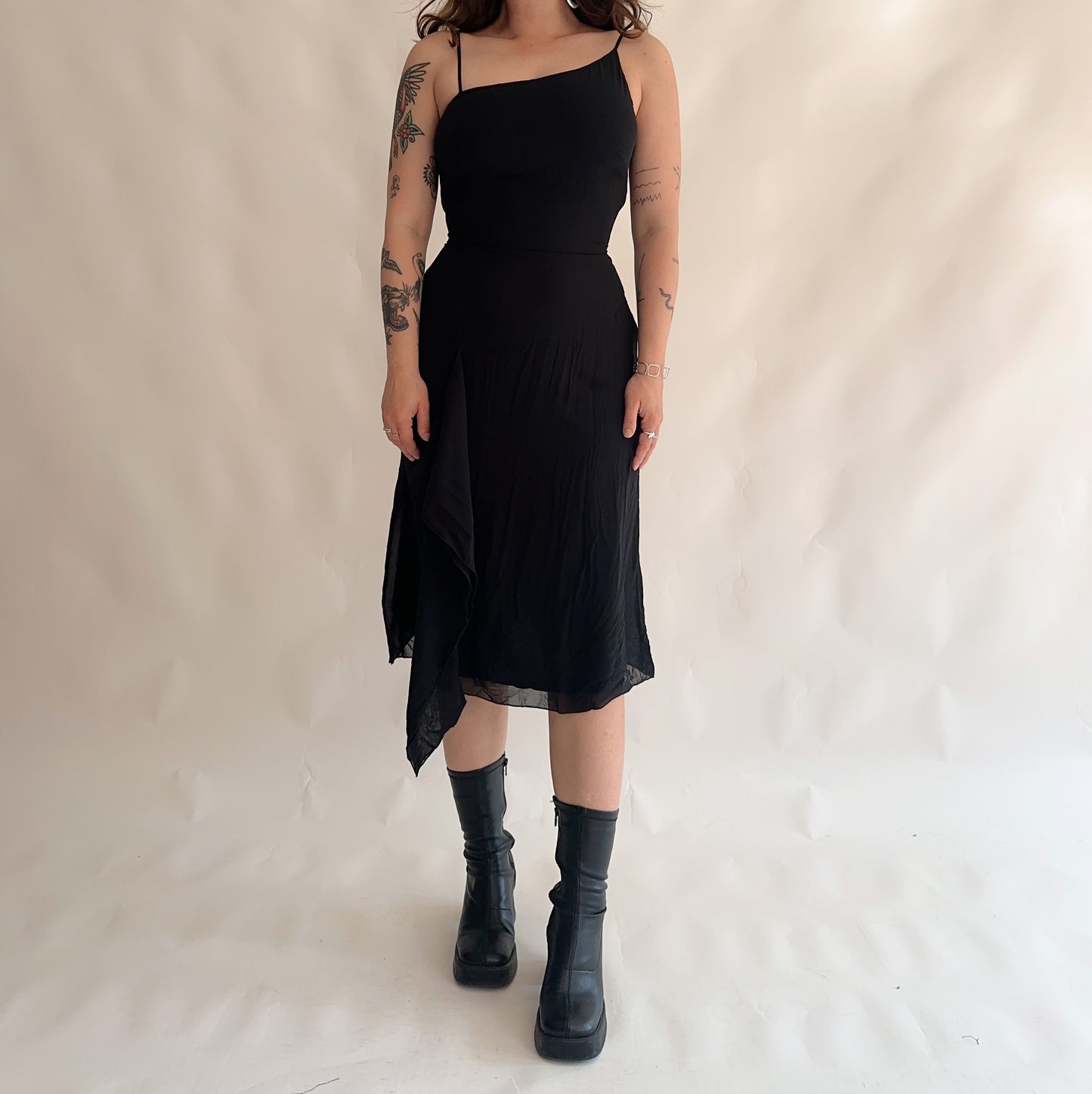 Vestido Vintage y2k assimétrico (M)