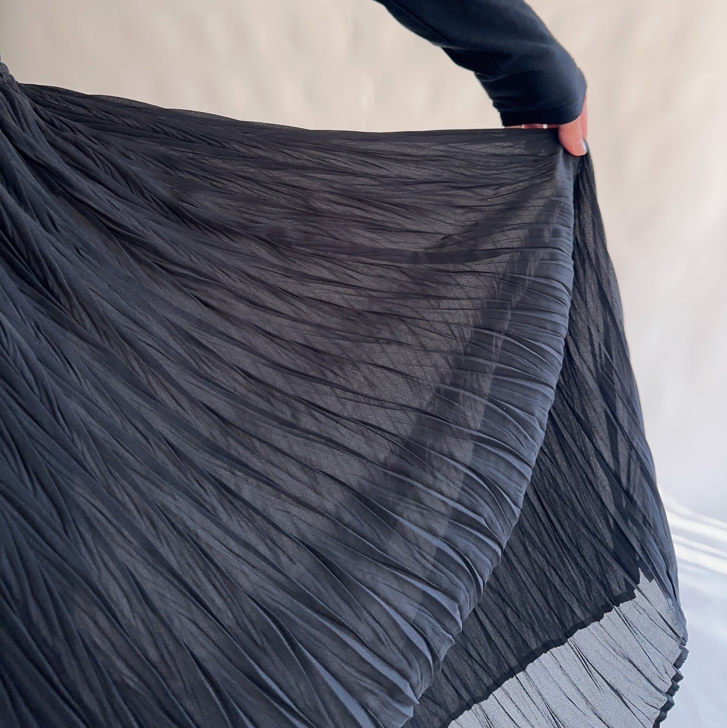 Saia Vintage Preta Plissada (L)