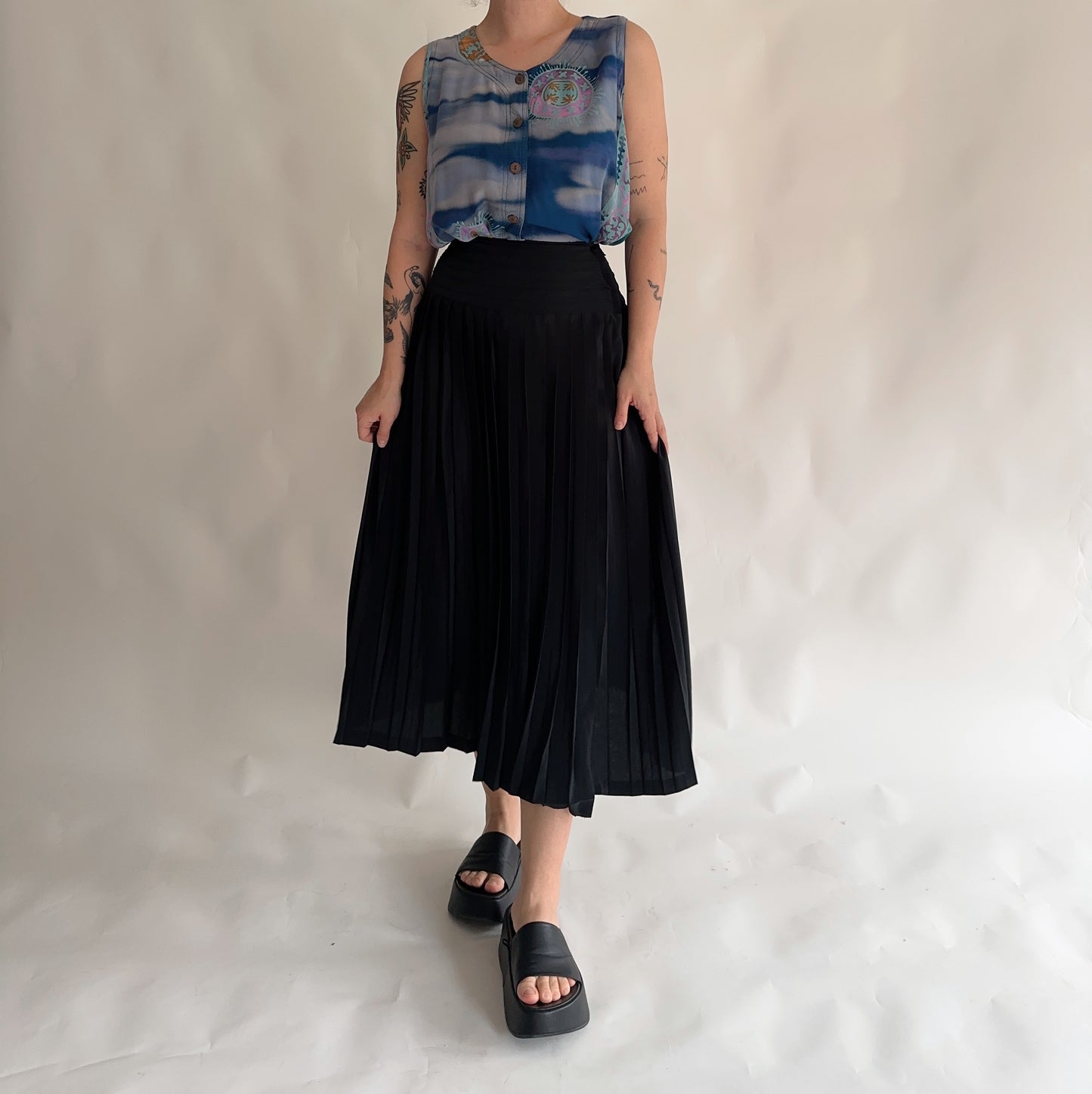 Black Vintage Skirt (S)