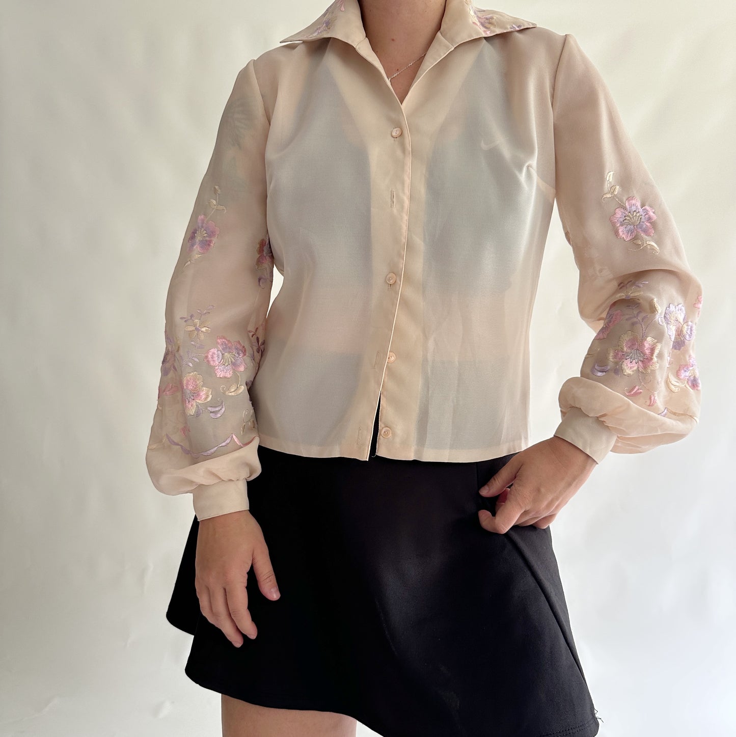 camisa vintage com bordados (ML)