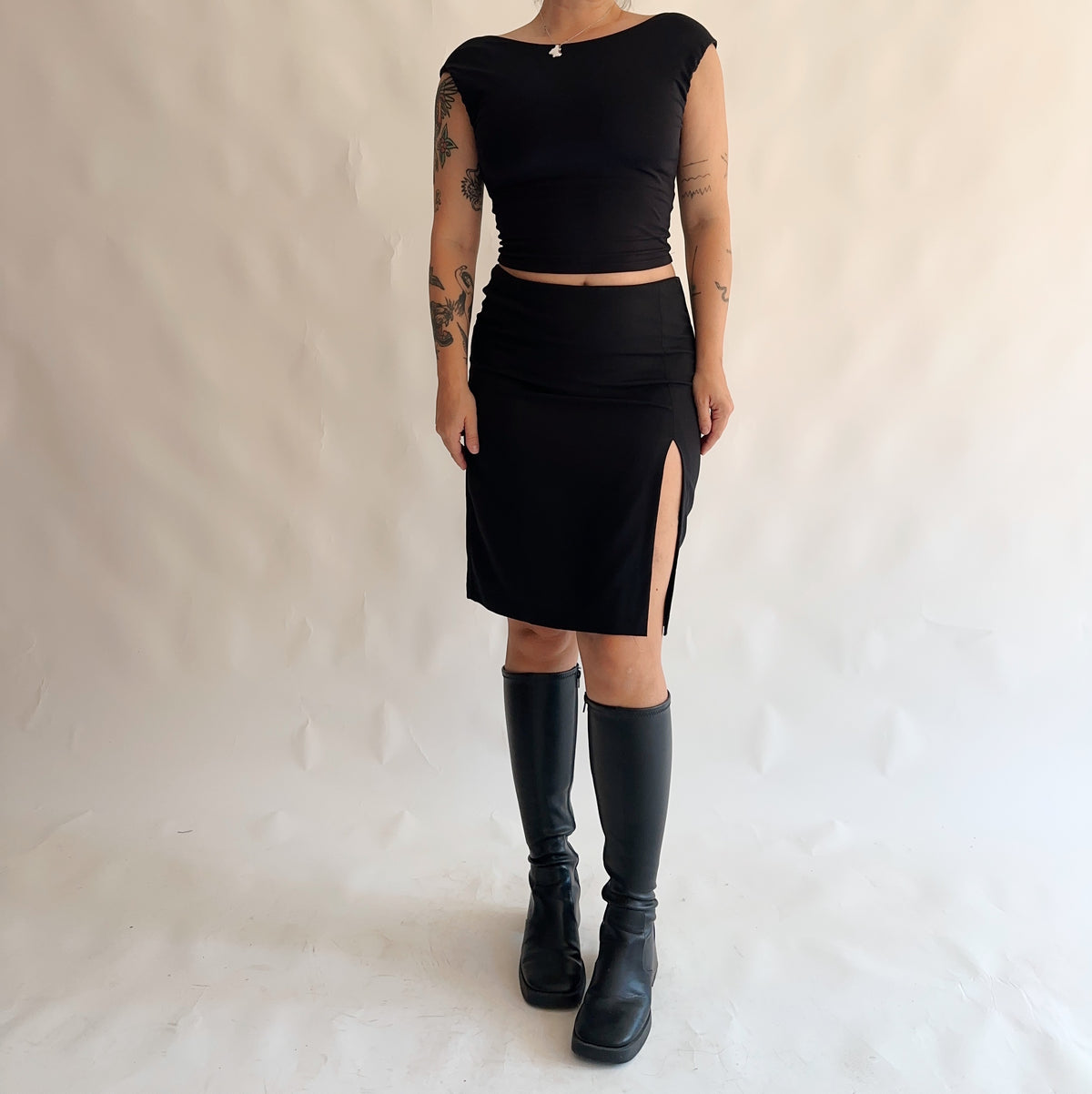 saia vintage preta com fenda y2k 80% lã (L)