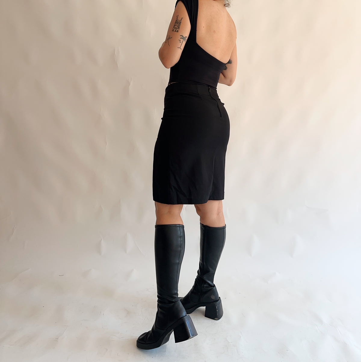 saia vintage preta com fenda y2k 80% lã (L)