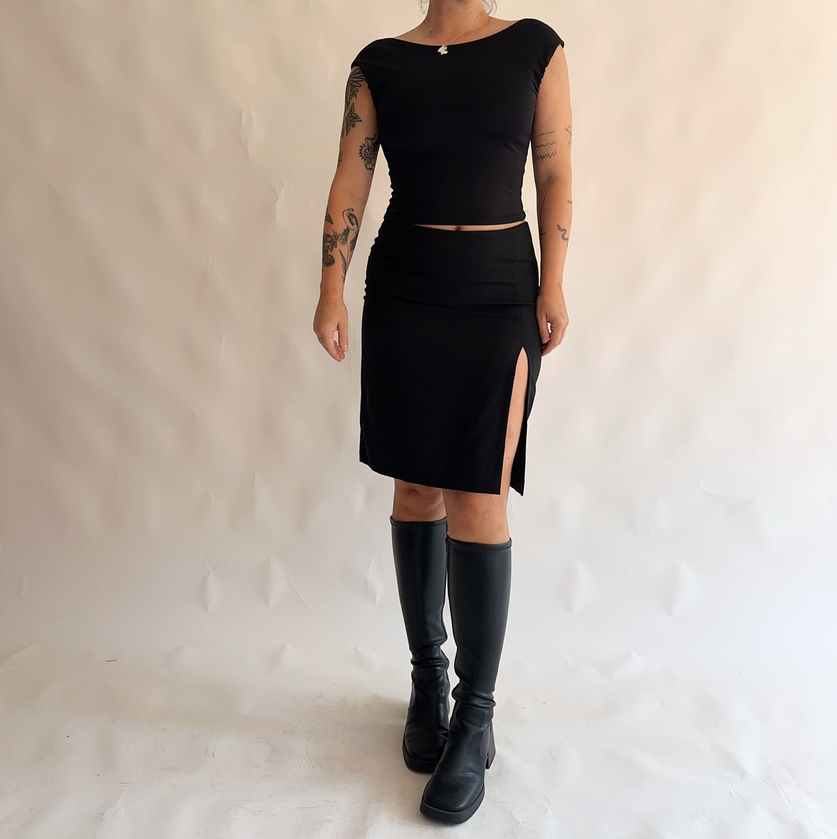 saia vintage preta com fenda y2k 80% lã (L)