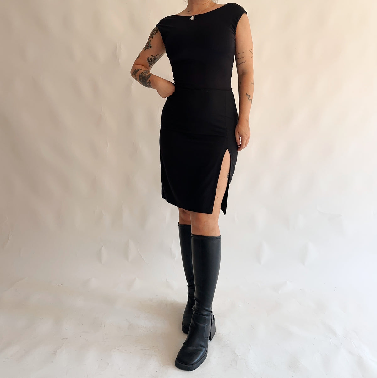 saia vintage preta com fenda y2k 80% lã (L)