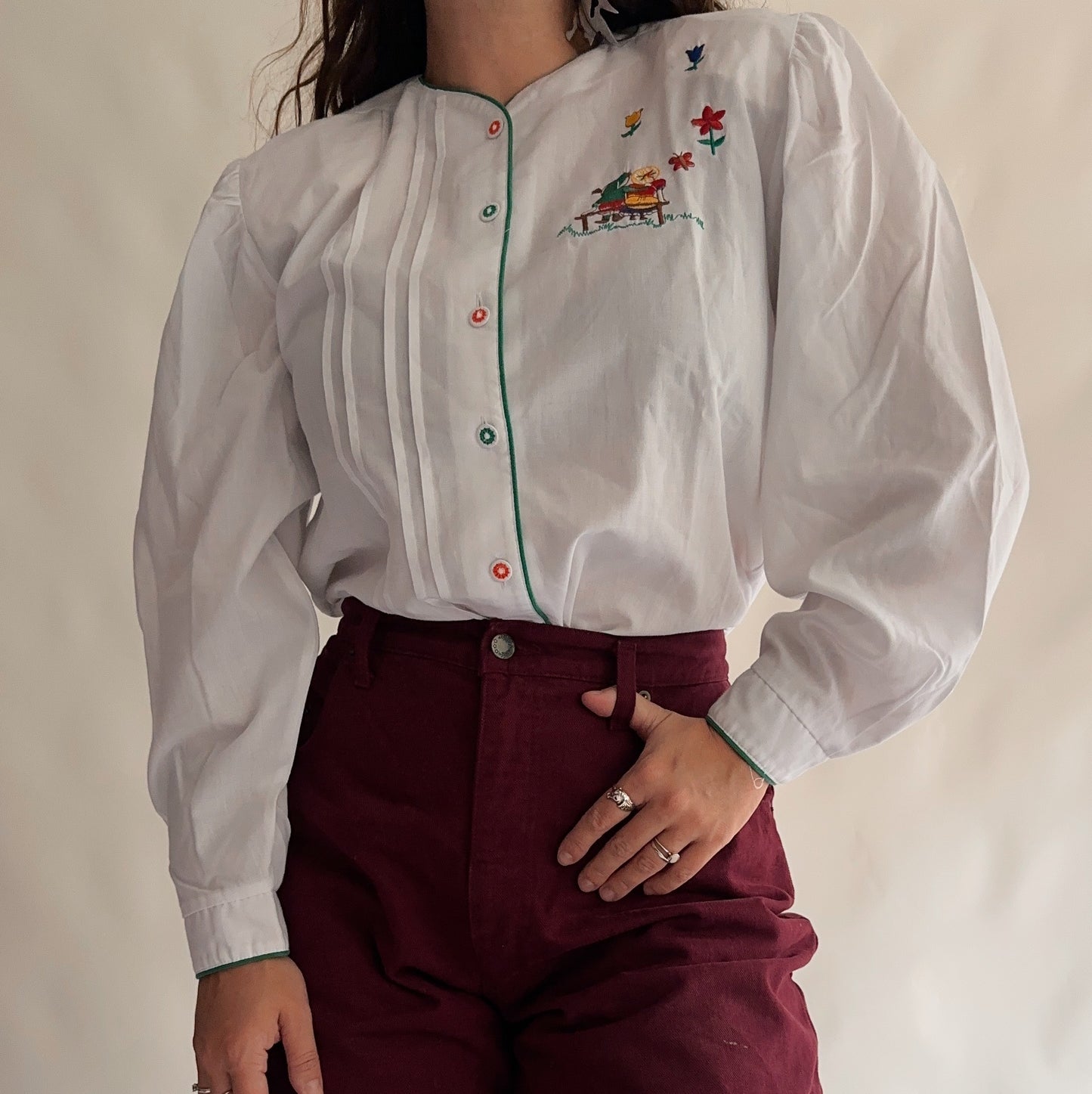 Camisa Vintage com bordados (M)