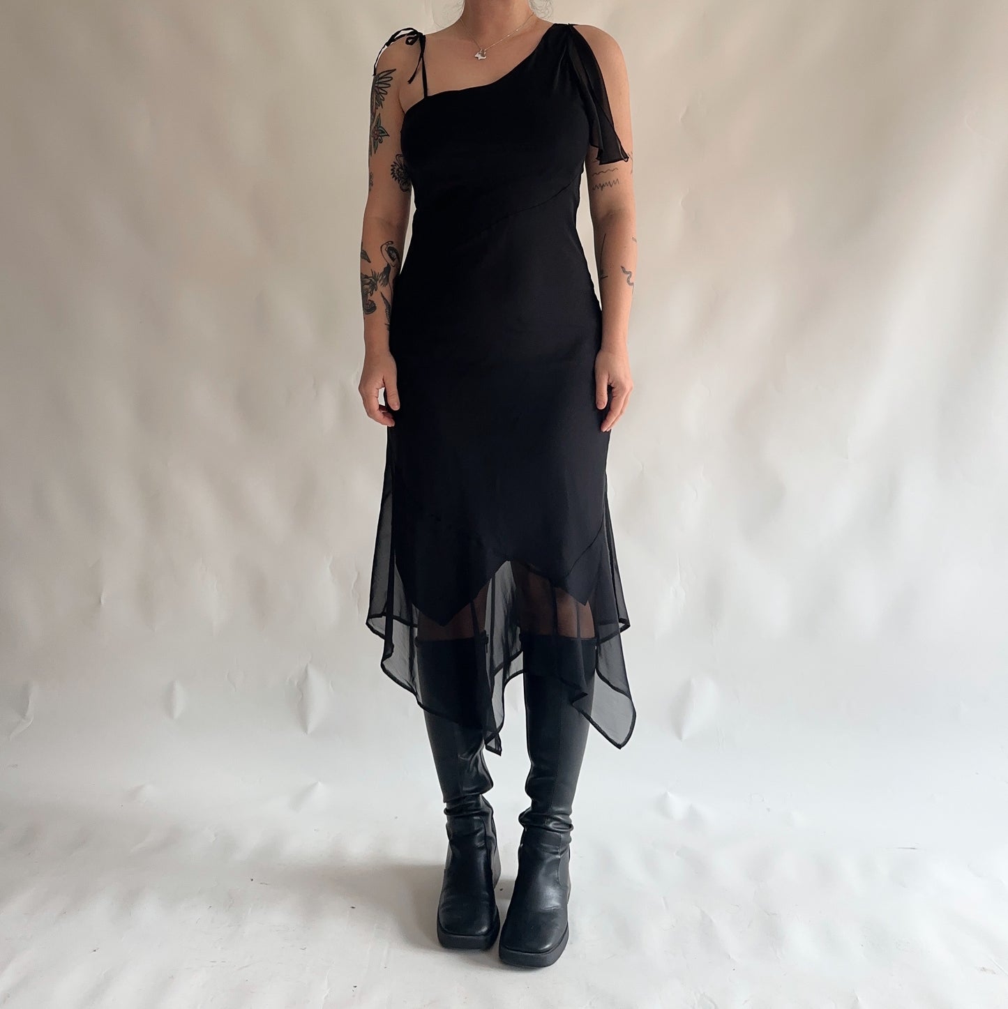 vestido assimetrico y2k (M-L)