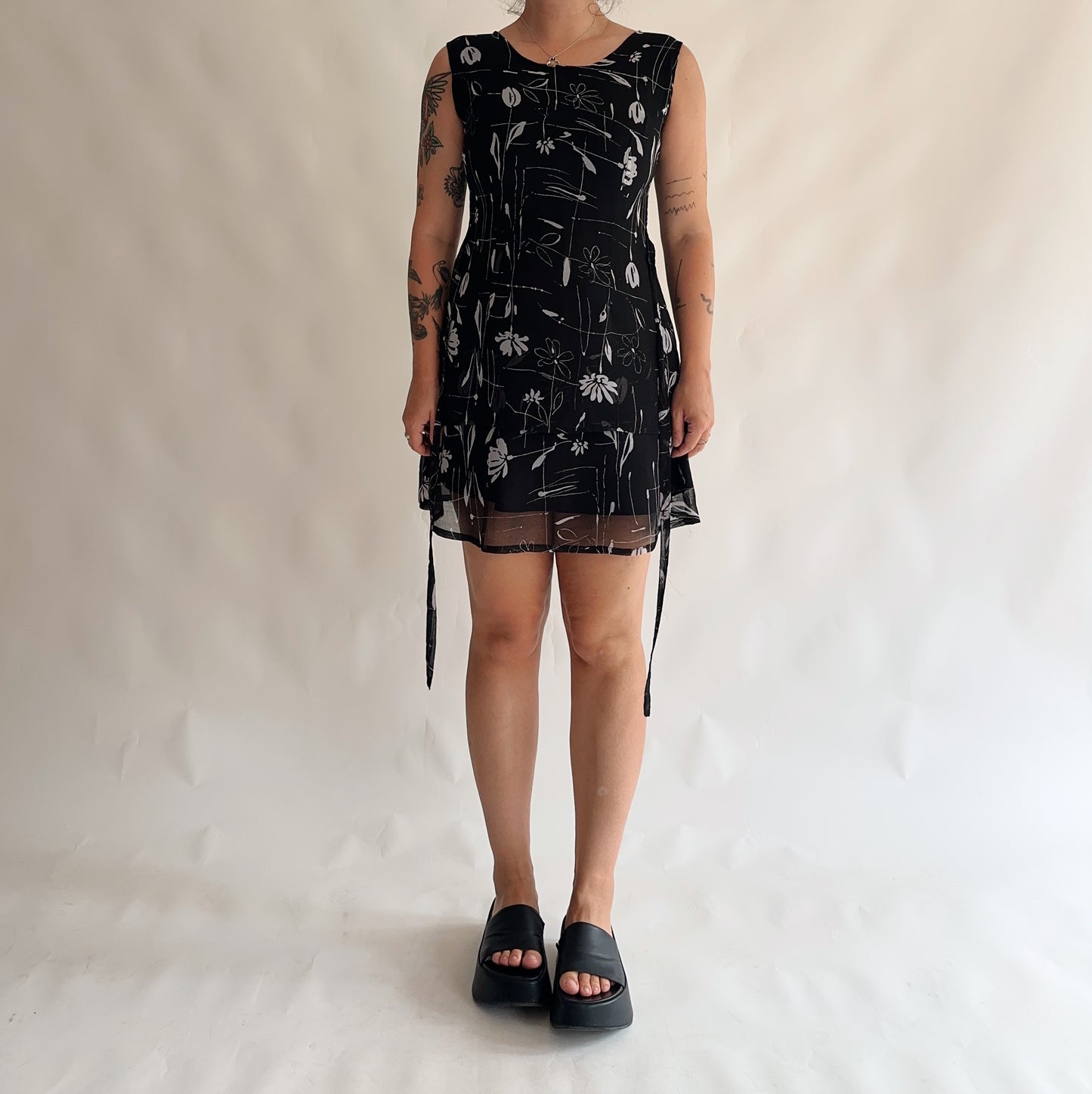 vestido vintage 90s curto (M)