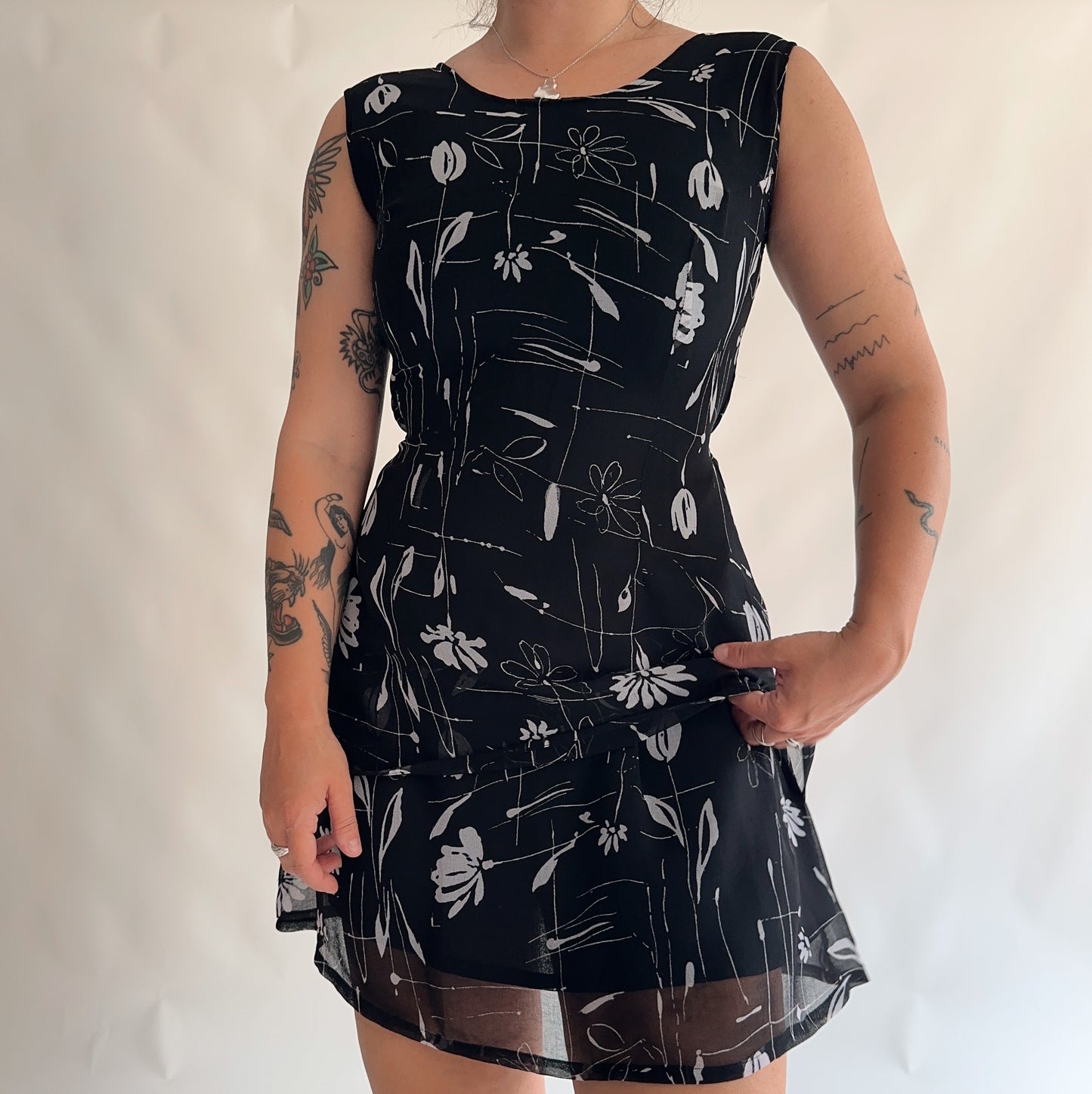 vestido vintage 90s curto (M)