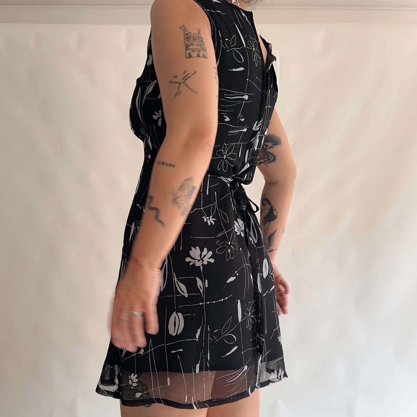 vestido vintage 90s curto (M)