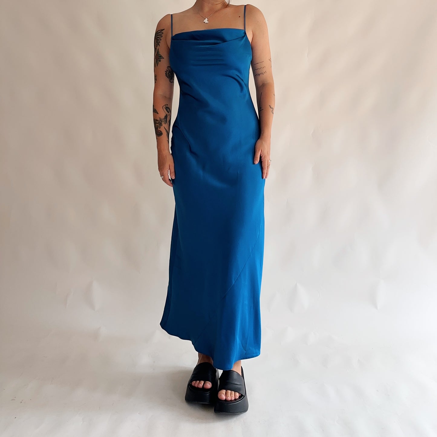 vestido vintage y2k minimal (M-L)
