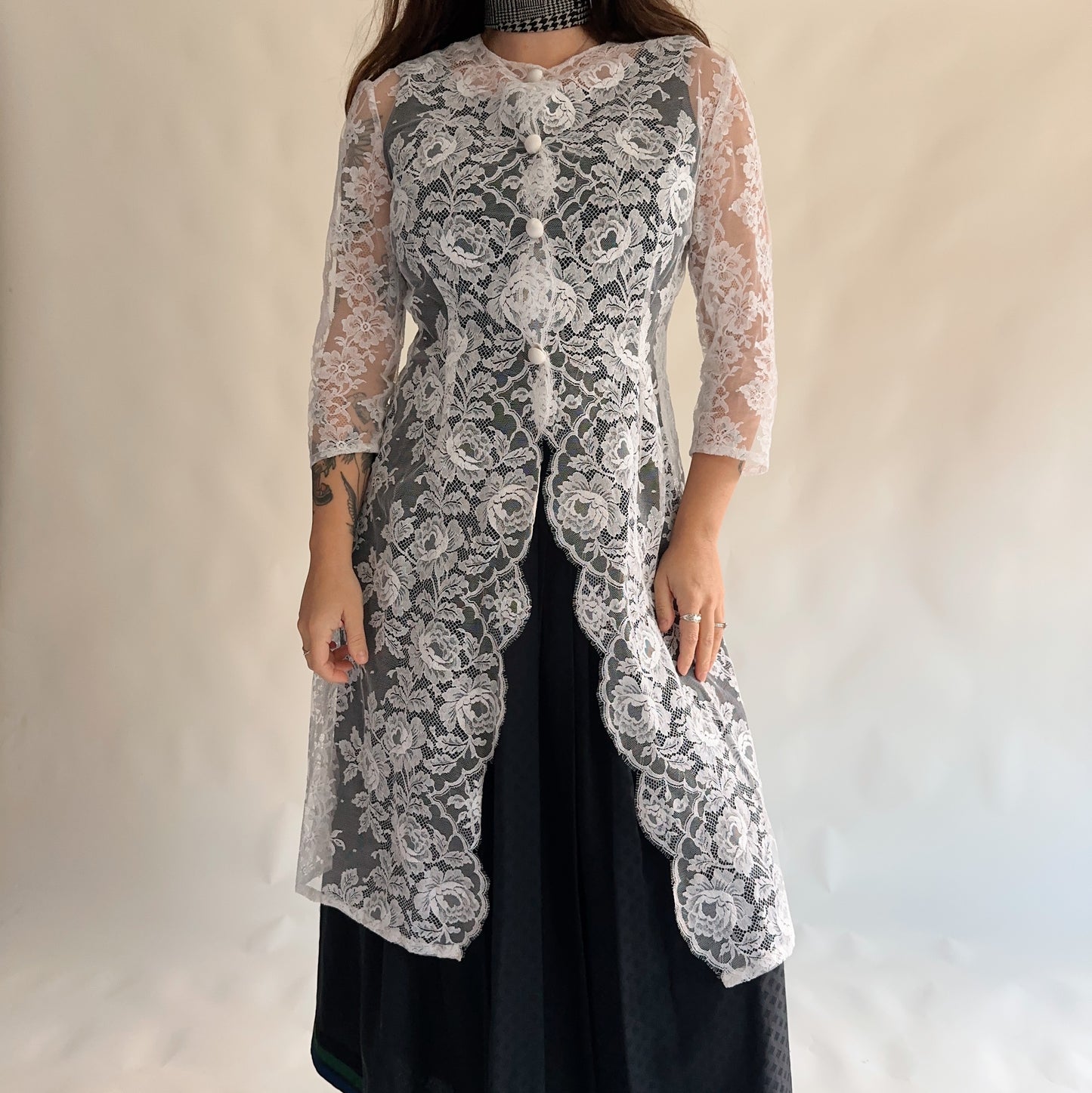 Vestido/Sobreposição rendado vintage (M)