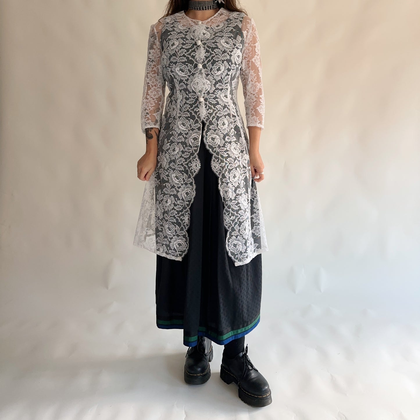 Vestido/Sobreposição rendado vintage (M)