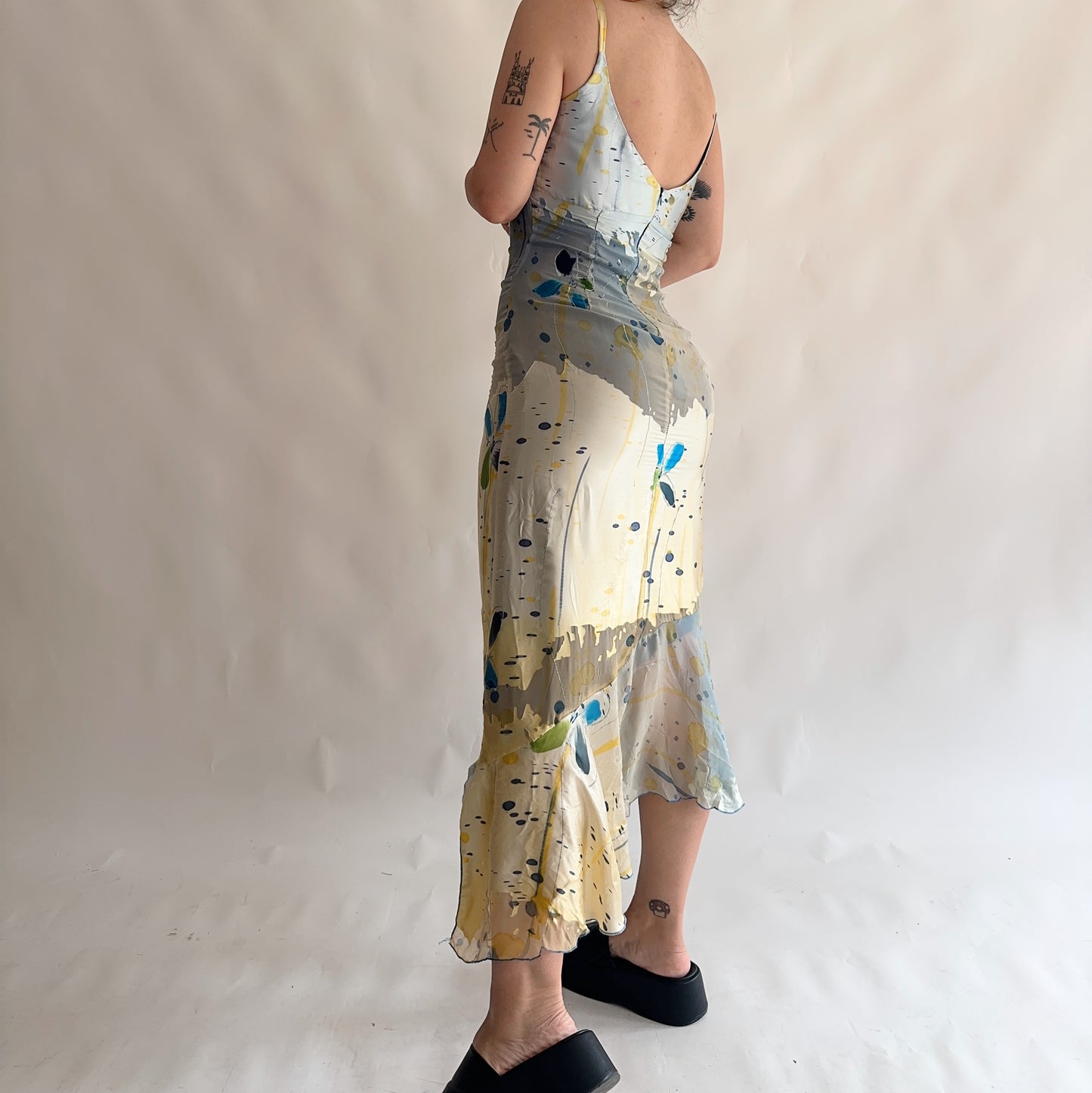 vestido y2k fabuloso assimétrico 100% seda (M-L)
