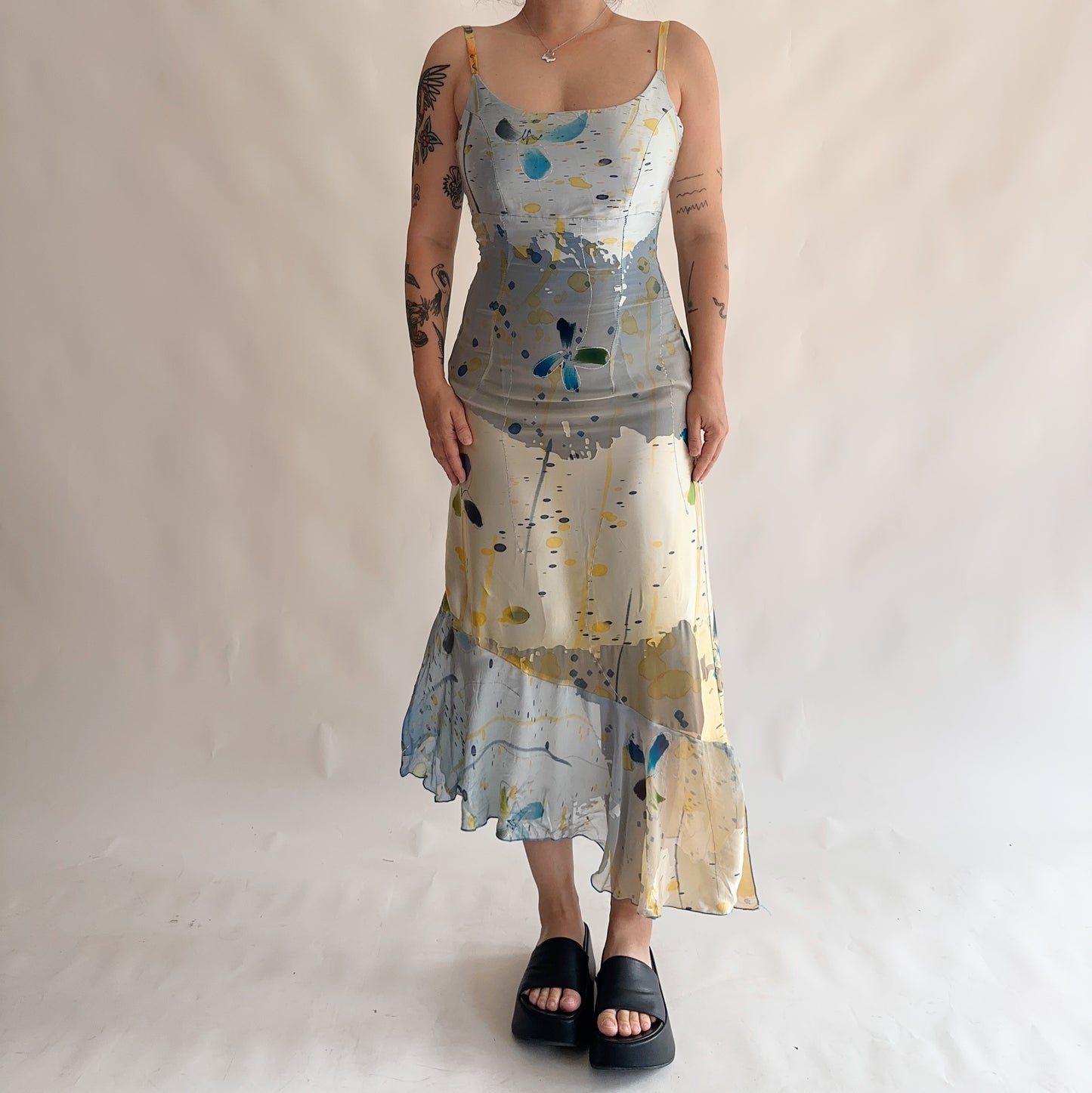 vestido y2k fabuloso assimétrico 100% seda (M-L)