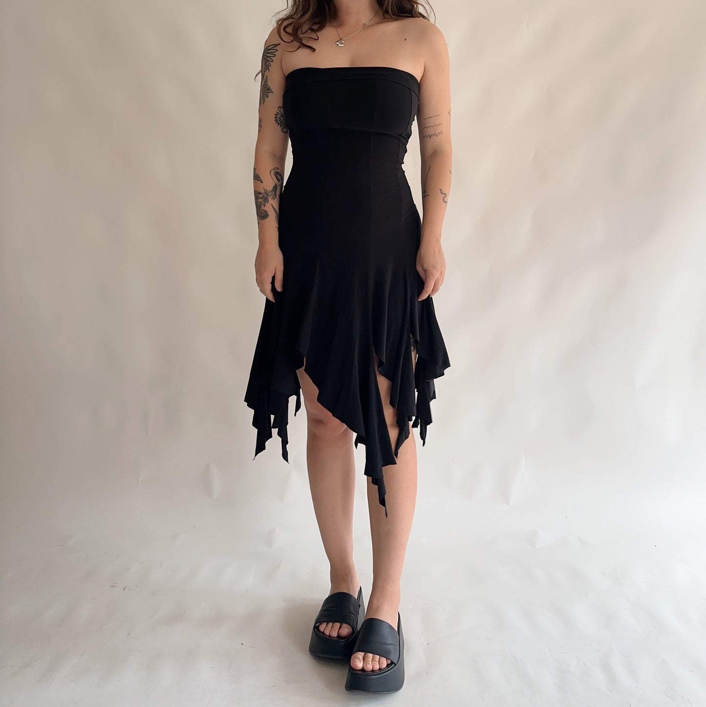 vestido assimértico y2k (S-M)