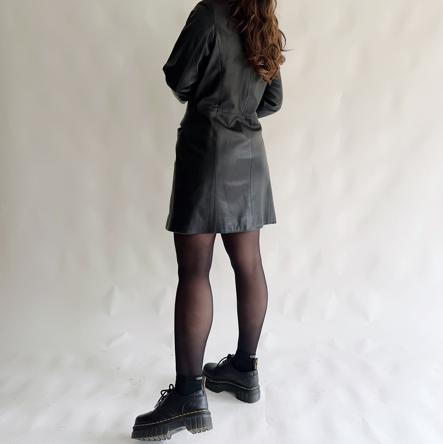 Casaco Vintage 90s minimal de pele (M-L)