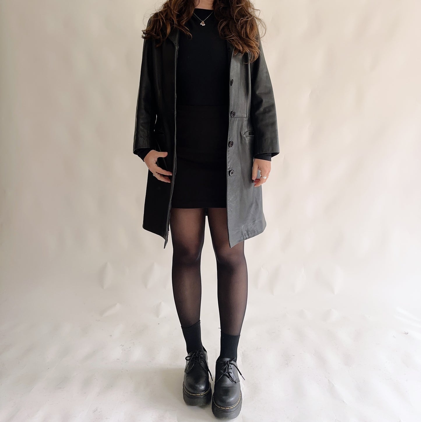 Casaco Vintage 90s minimal de pele (M-L)