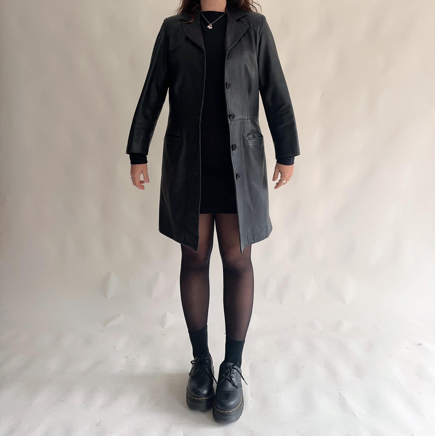 Casaco Vintage 90s minimal de pele (M-L)