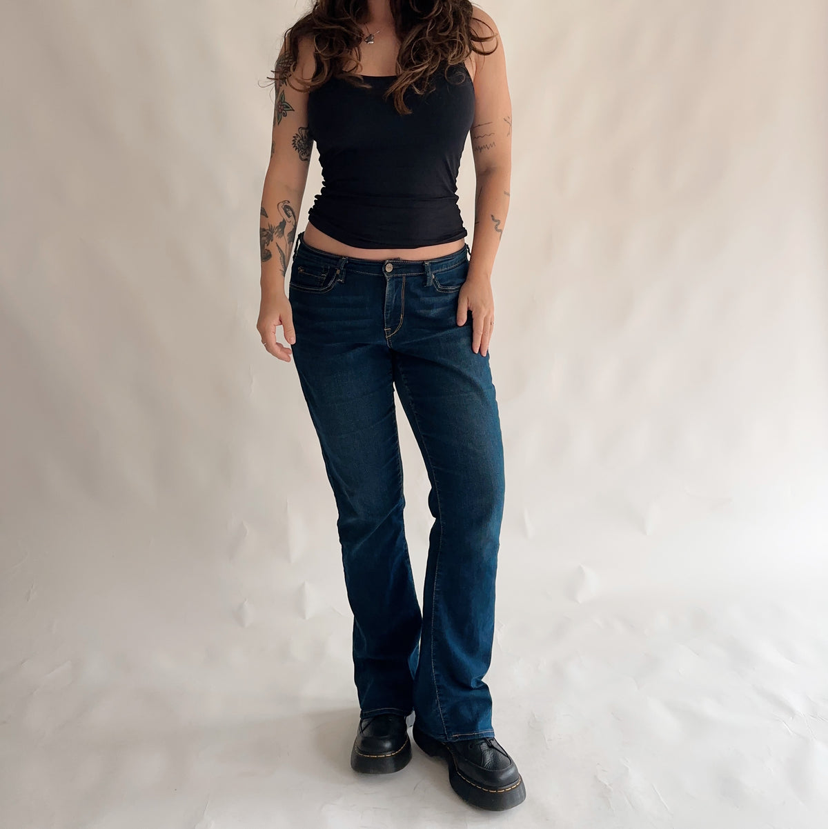 calças LEVIS cintura baixa bootcut curvy (42 ou W32 L32)