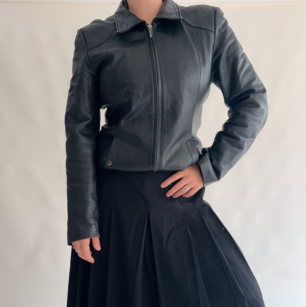 casaco minimal vintage de pele 90s (L)