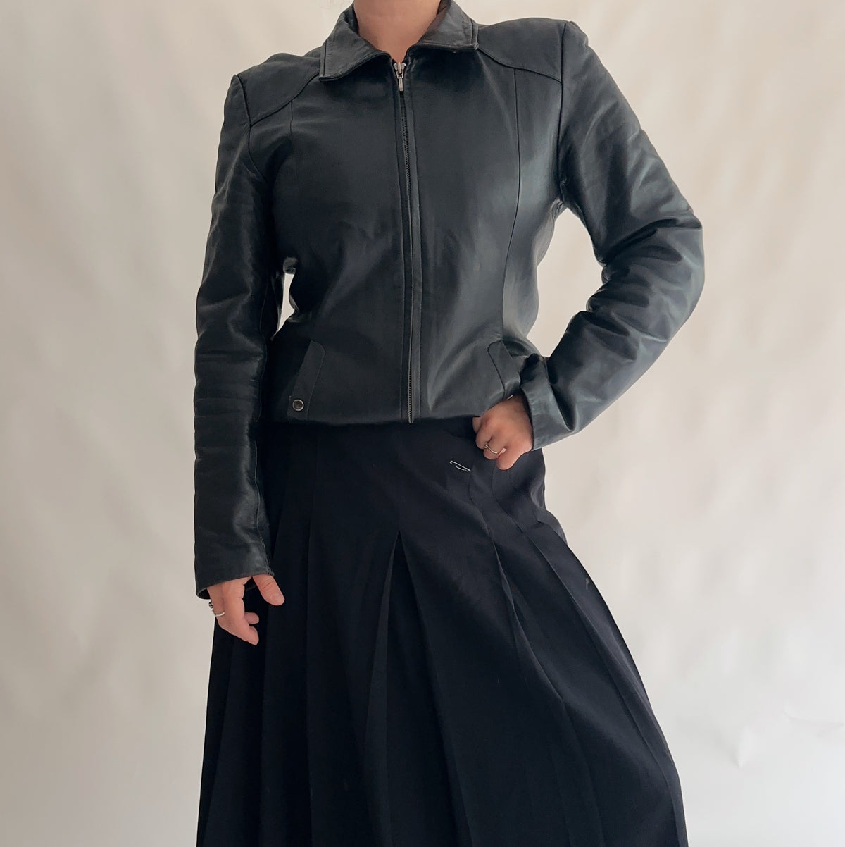 casaco minimal vintage de pele 90s (L)