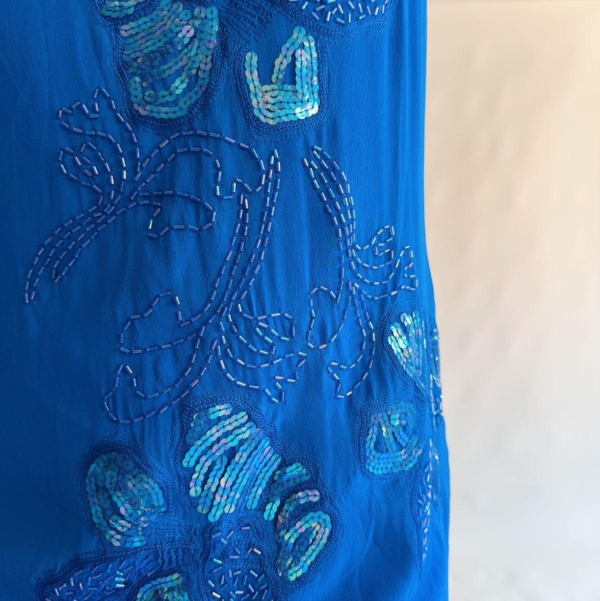 vestido vintage maxi y2k com bordados (L)