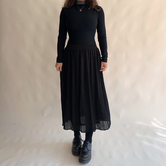 Saia Vintage Preta Plissada (L)