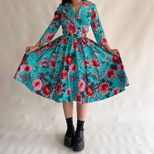 Vestido PIN-UP novo com etiqueta (L)
