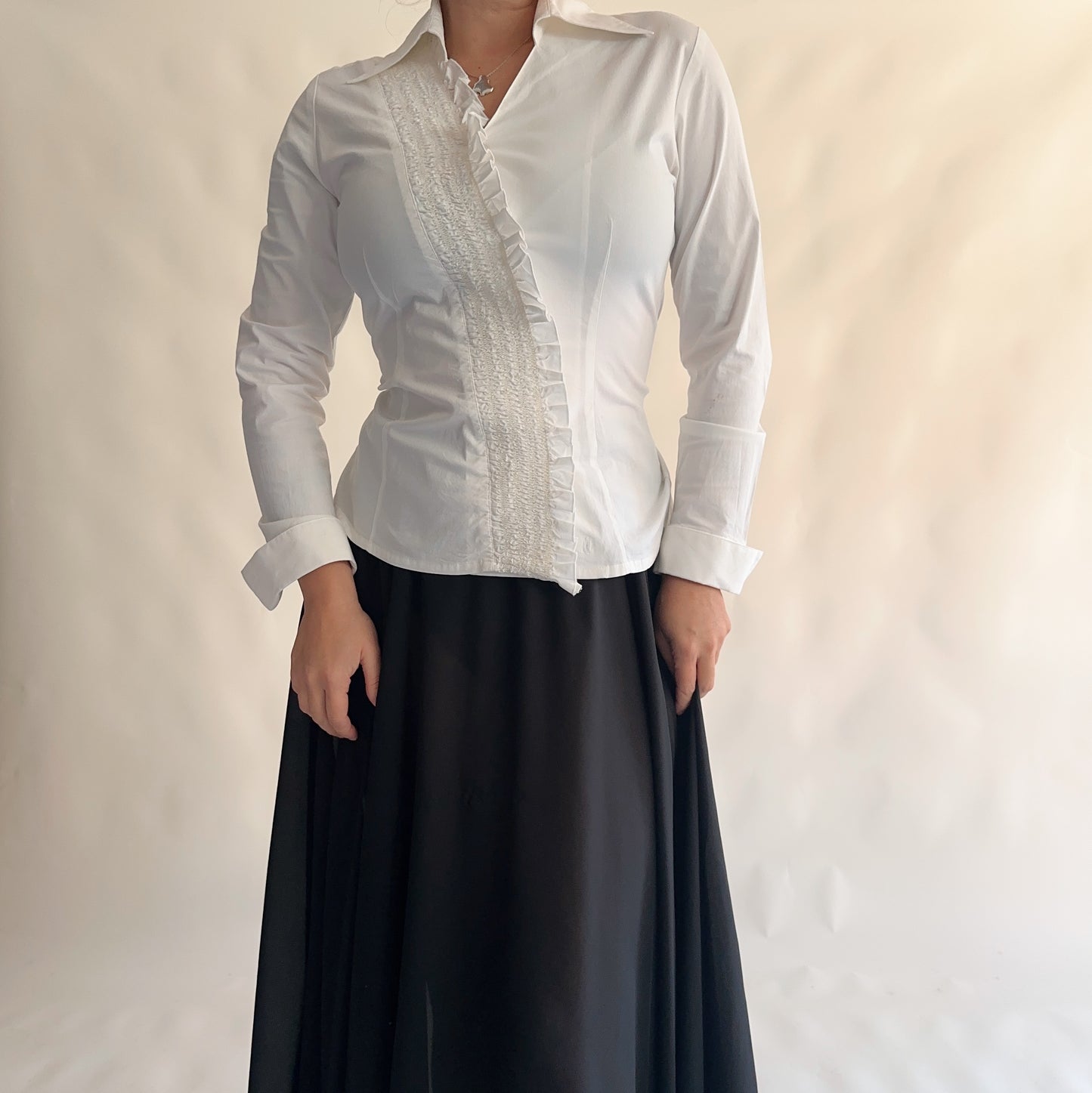 Camisa Vintage Branca Assimétrica (M-L)