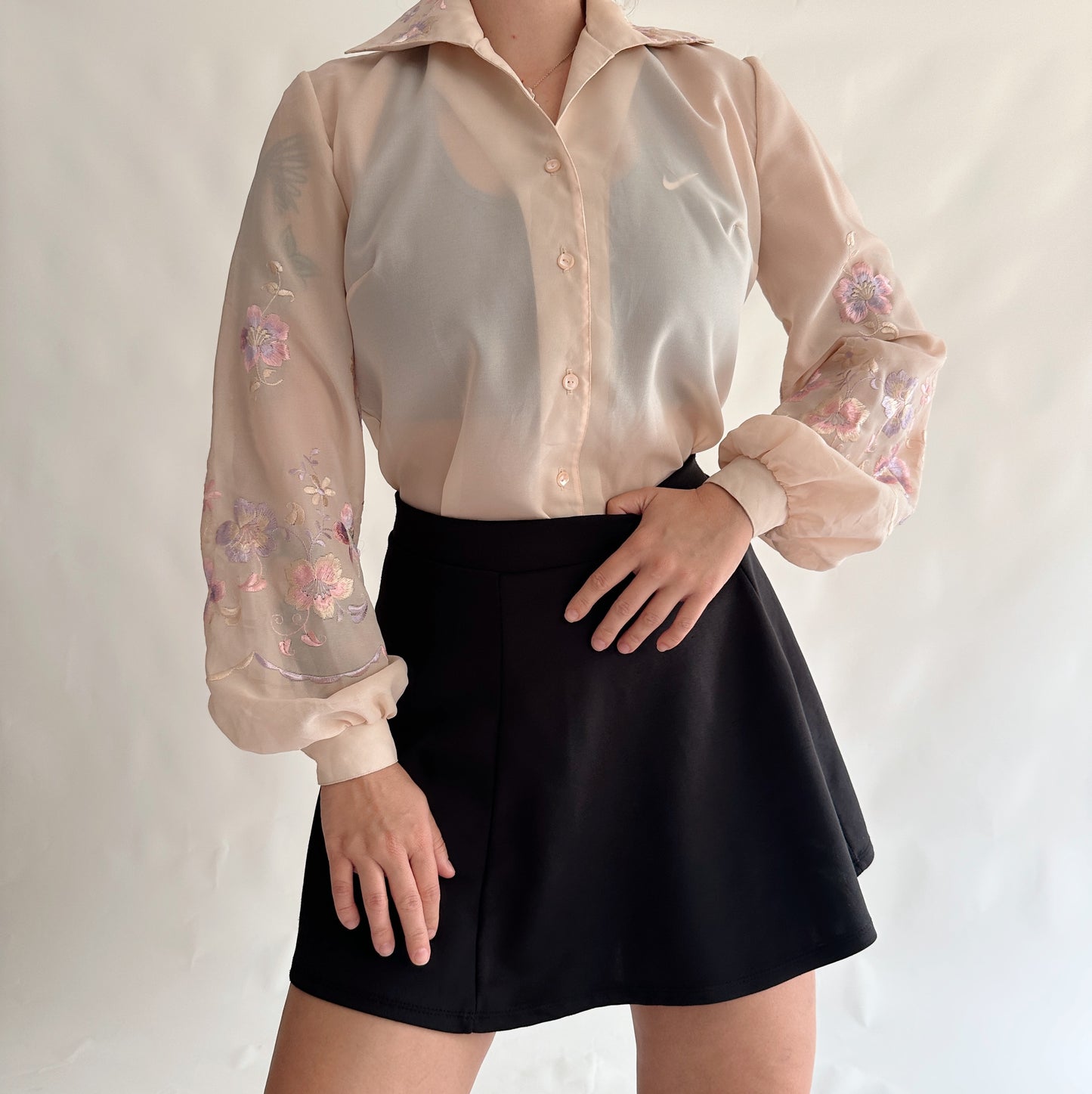 camisa vintage com bordados (ML)