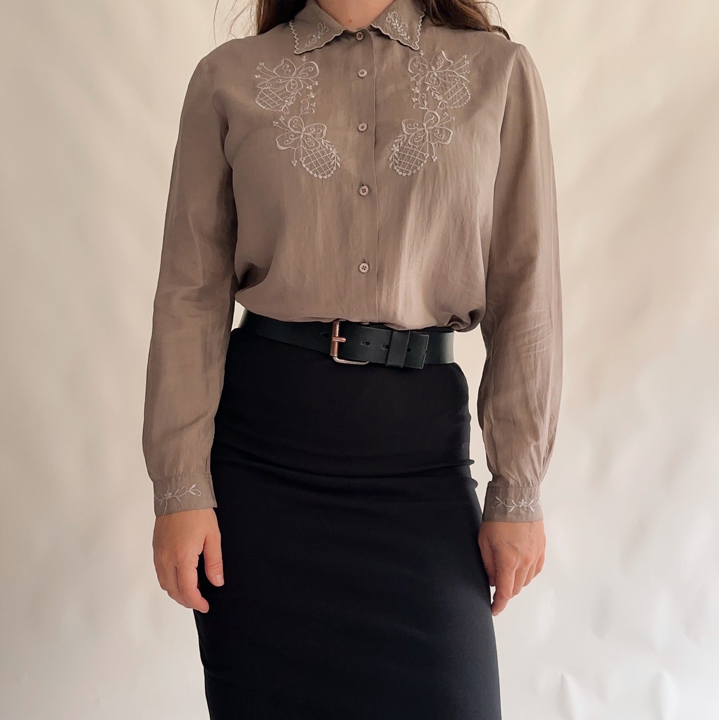 Camisa Vintage 100% seda com bordados (S-M)