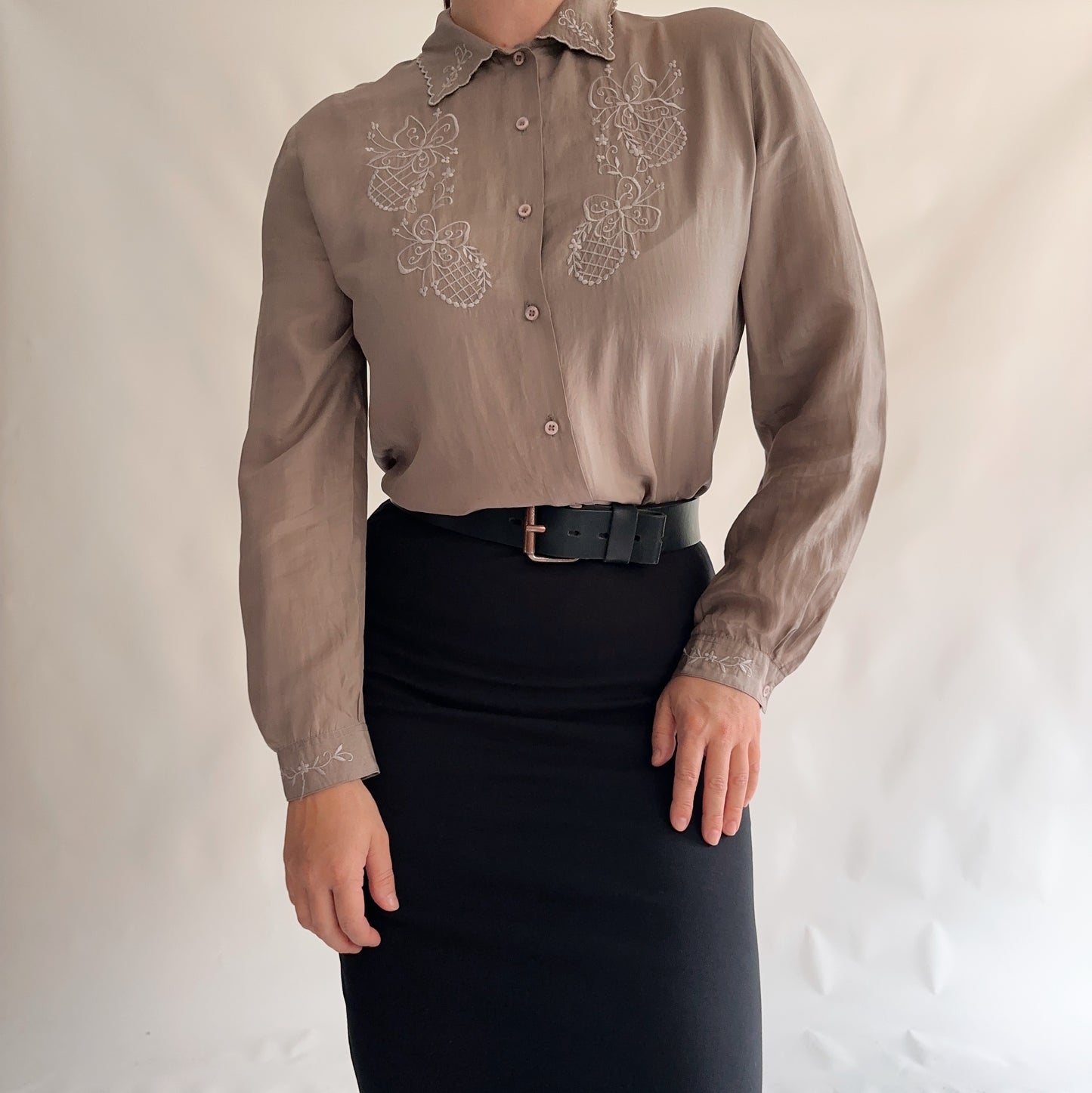 Camisa Vintage 100% seda com bordados (S-M)