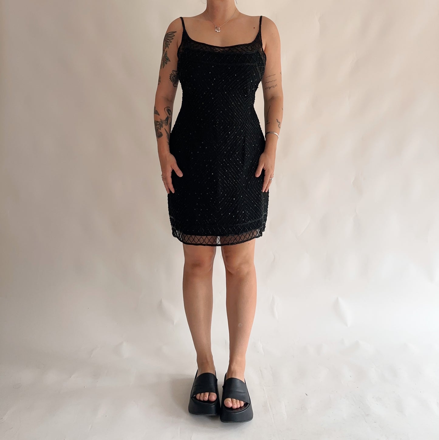 vestido y2k tubinho todo bordado (L-XL)