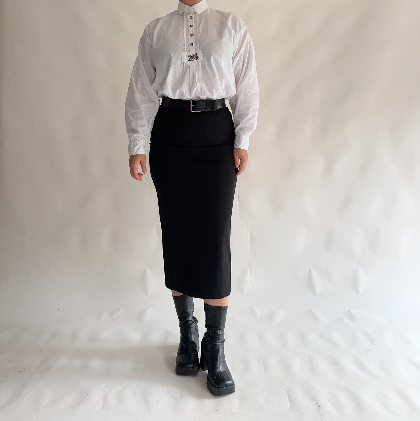 Camisa Vintage Romântica com bordados (M)