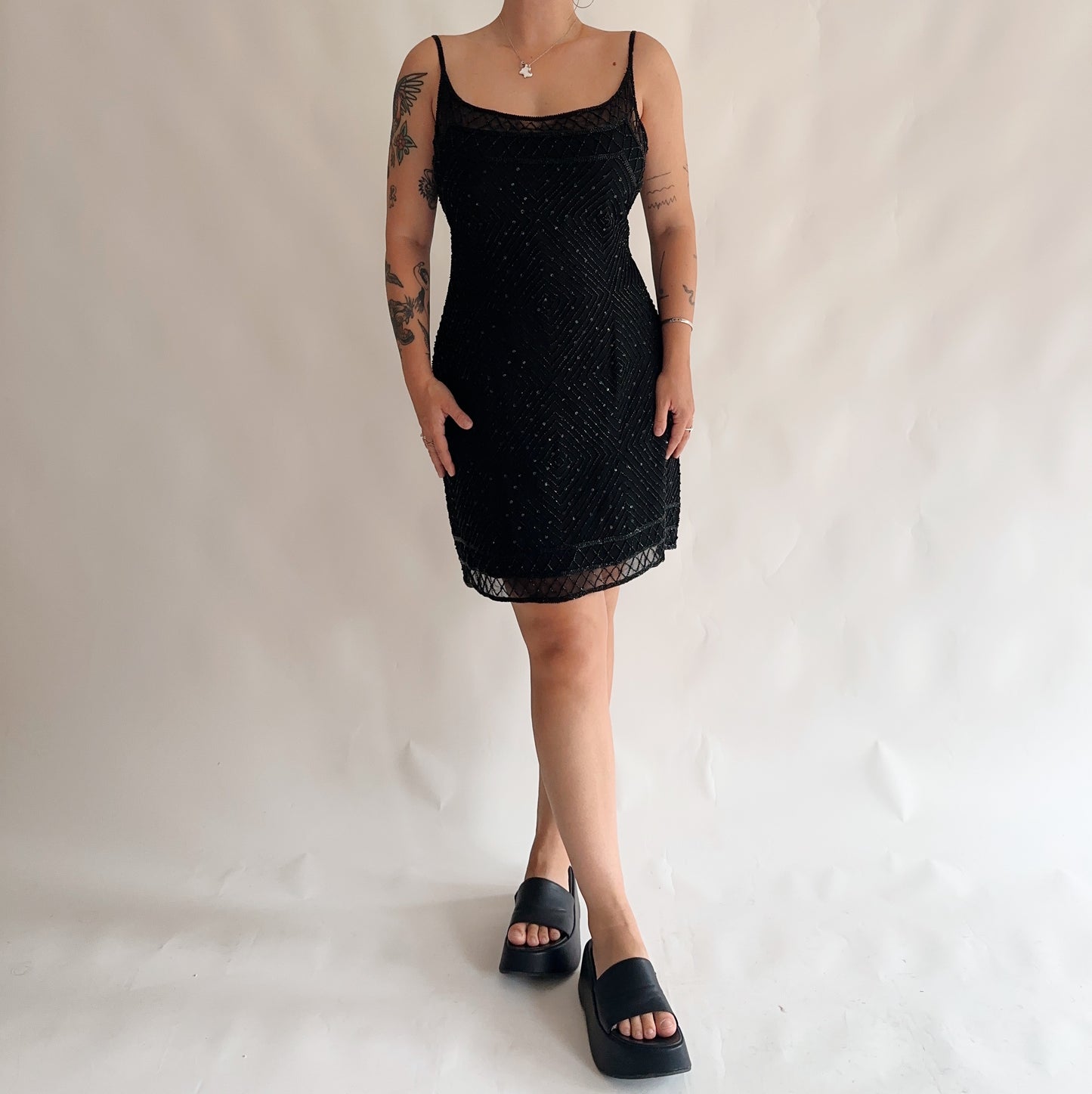 vestido y2k tubinho todo bordado (L-XL)